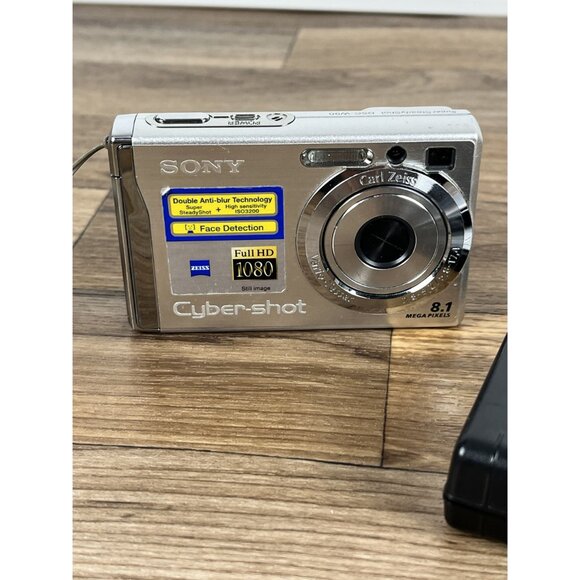 Sony Cyber-shot DSC-W90 8.1MP Digital Camera - Silver W/ Battery & Charger - Picture 4 of 11
